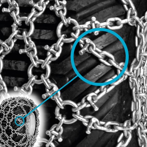 Snežné reťaze Superstud 130TS – záber článkov s U-hrotmi na dezéne