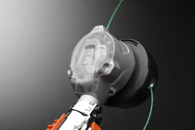 Nami vyvinutý moderný bezkefový motor je o 25% výkonnejší ako štandardný kefový motor. To znamená, že motor poskytuje vysoký krútiaci moment a konzistentný výkon.