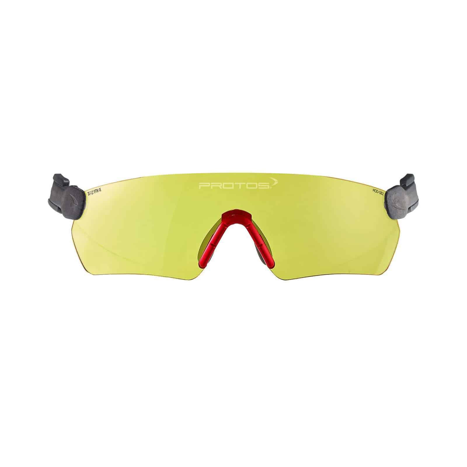 Integrované okuliare PROTOS Integral so žltými sklami, ktoré výrazne zvyšujú kontrast a zlepšujú viditeľnosť pri práci v šere, hmle alebo pod zamračenou oblohou.