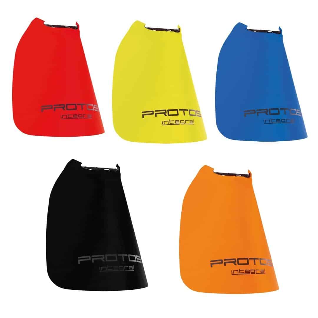 Farebné varianty plachtičky k prilbe Protos z materiálu Sympatex.