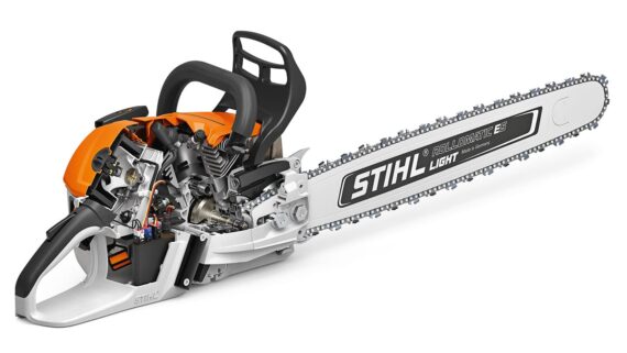 Priečny rez motorovou pílou STIHL MS 500i ukazujúci technológiu vstrekovania.