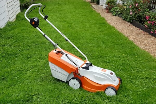 AKU kosačka STIHL RMA 235 bez akumulátora a nabíjačky - Image 3