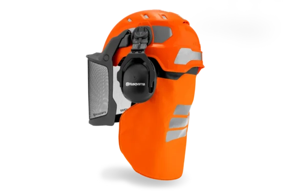 Bočný profil prilby Husqvarna Technical s ochranou zátylku a reflexnými prvkami.