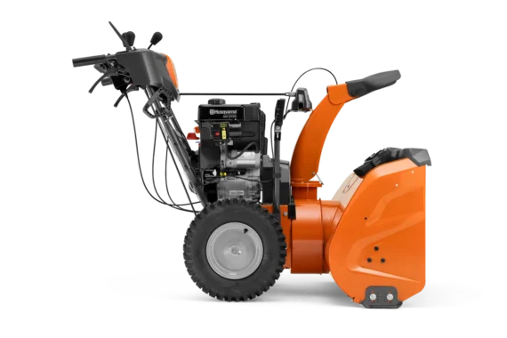 Výkonná snehová fréza Husqvarna ST 376, pohľad zboku.