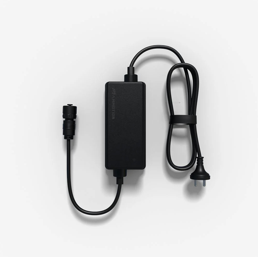 Napájací adaptér pre RTK stanicu Mammotion čierny.