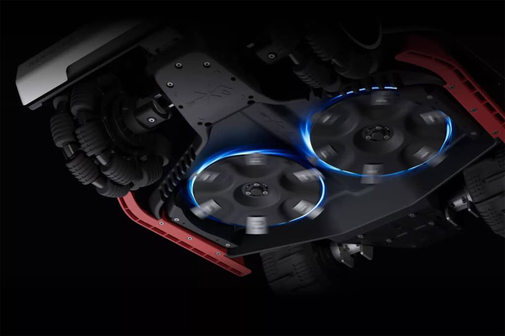 Dva rotujúce žacie disky na podvozku kosačky LUBA 3 AWD 1500