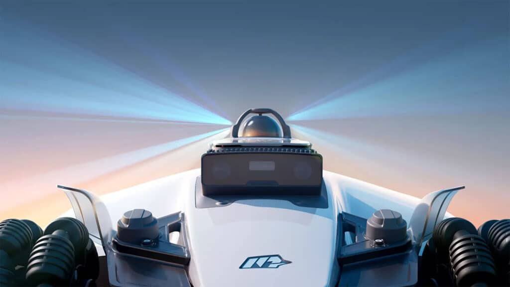 Polohovací systém spájajúci 360° LiDAR a AI Vision Polohovací systém spája 360° LiDAR a Vision pre bezkonkurenčnú presnosť, prispôsobivosť a stabilitu. Vďaka použitiu 360° LiDARu pre navigáciu a Vision pre rýchle rozpoznávanie objektov poskytuje systém presnosť na centimetre, inteligentné prepínanie senzorov a plynulú navigáciu na akomkoľvek trávniku či teréne.