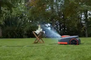 Kosačka Segway Navimow s aktívnym LiDAR skenovaním.
