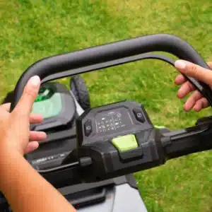 Interaktívny LED displej kosačky EGO