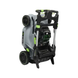 Vertikálne uskladnená aku kosačka EGO 47cm s pojazdom.